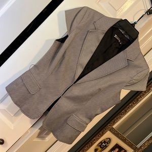 Size S. No pets no smoking.